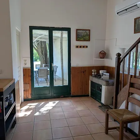 - Maison Domaine Viticole, 6 Km De La Sigean